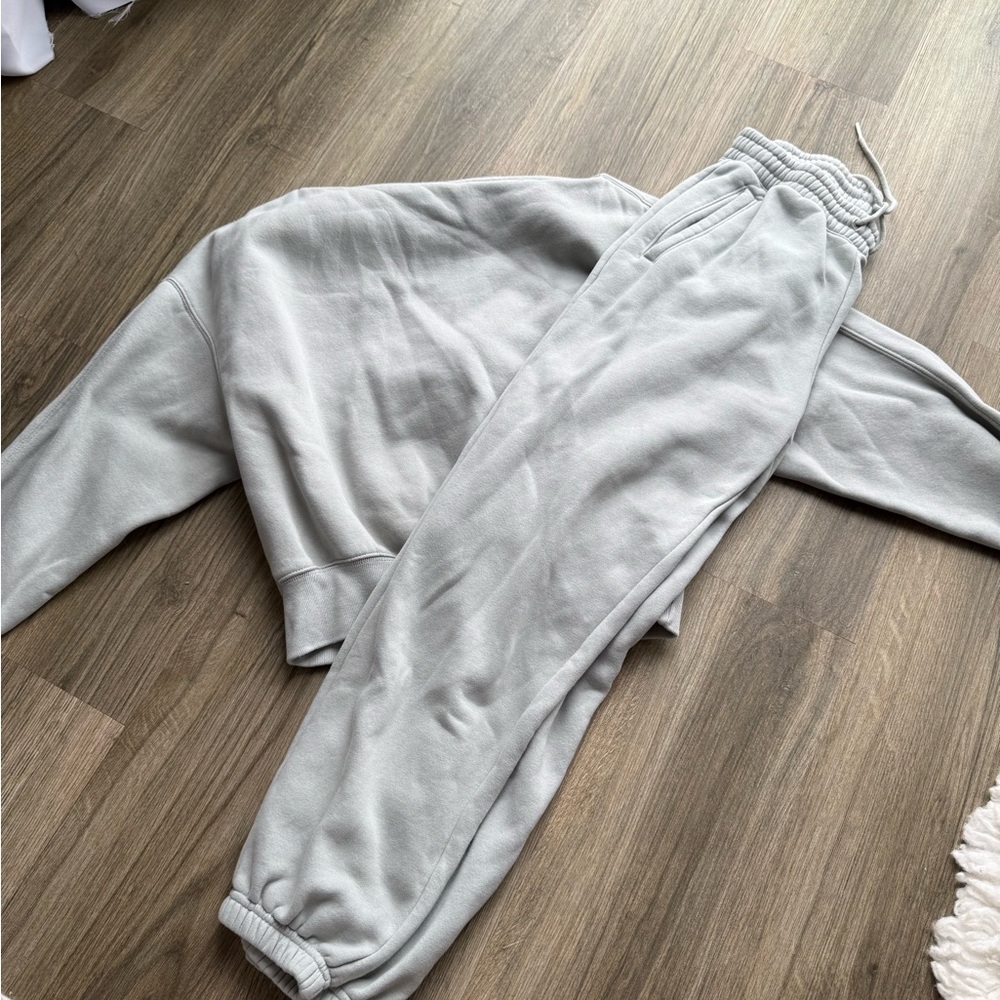 Sunday Slash Top and Joggers Sweat Set